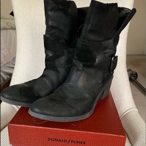 Donald Pliner ankle cowboy boots